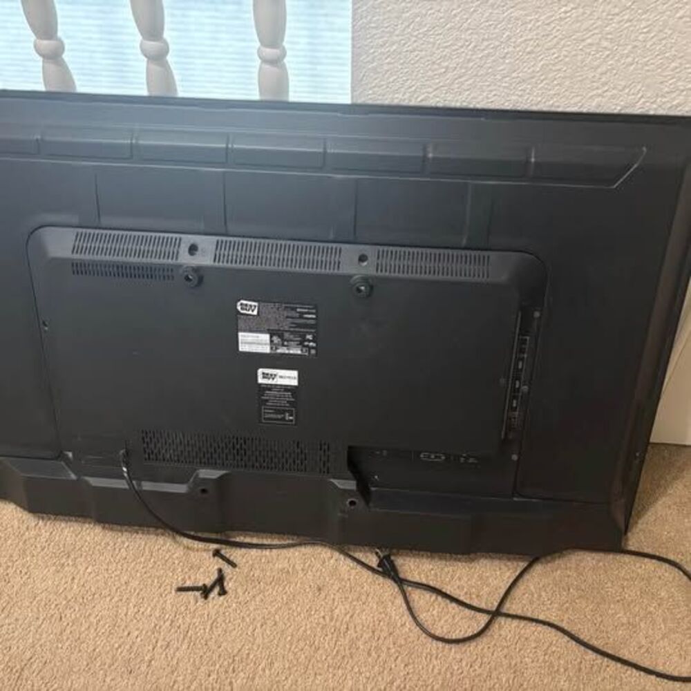 45” Toshiba flat screen tv no stand